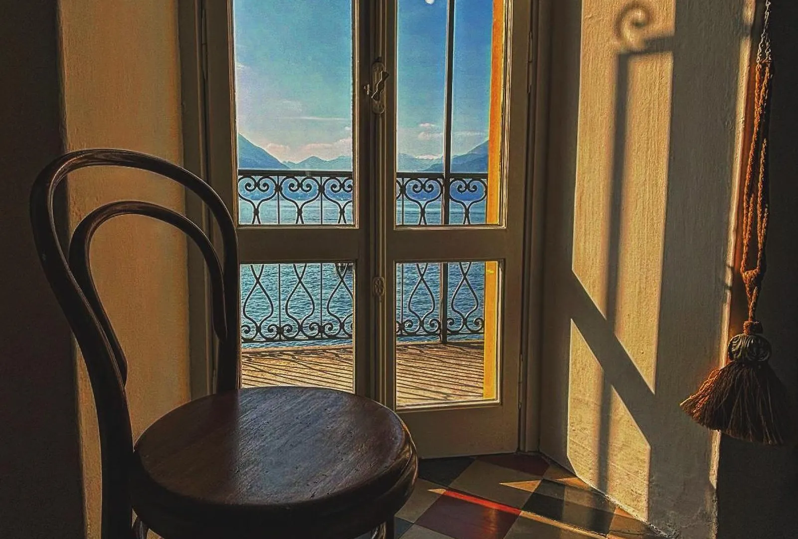 Varenna Caffe Apartment 0*,